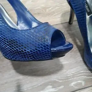 Escarpins à Bride Et Plateau (wedge) White House Black Market - Imprimé Python Bleu, Taille 8 US, Occasion